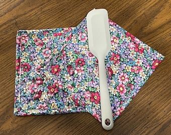Handmade Quilted Potholder Set: Cotton Fabric Hot Pads