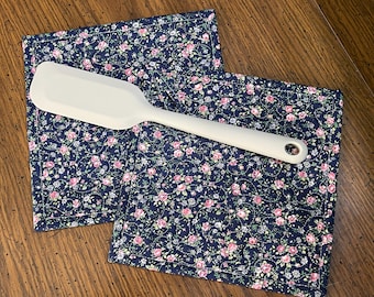 Handmade Quilted Potholder Set: Cotton Fabric Hot Pads