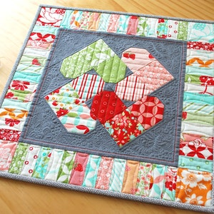 Heart Spin Mini Quilt PDF Pattern - Pre-cut friendly, beginner friendly