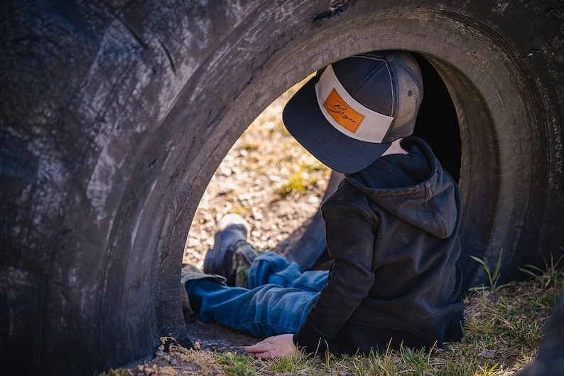 7 panel laser hole snapback toddler gray/black