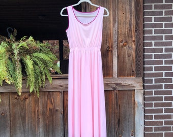 Vintage 60s 70s Women's Pink Maxi Nightgown Vintage Intimates
