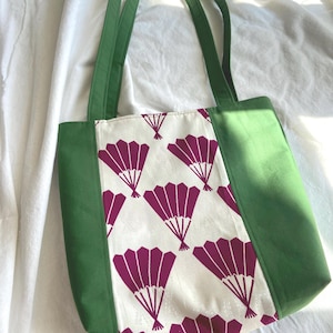 Petit sac fourre-tout.  Fait main avec du tissu japonais recyclé.  Cartable - Cartable - Sac de voyage - Sac réutilisable - Sac à provisions - Respectueux de l'environnement