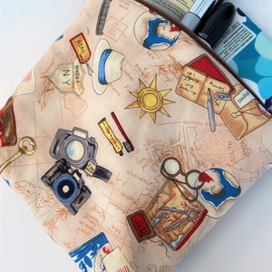 Handmade Zipper Padded Pouch - Traveling themed fabric - Cosmetic bag - Purse organizer - Backpack organizer - Travel accessory