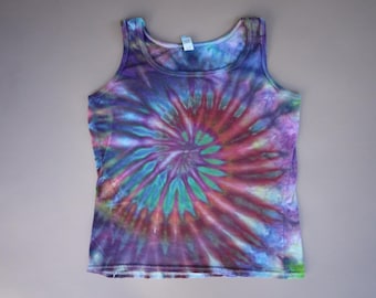 Medium Ladies Tank  *see photos for measurements*