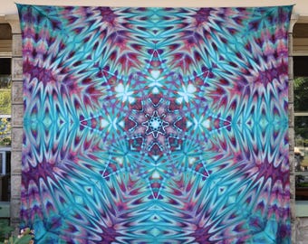 Oasis • 85” x 90”