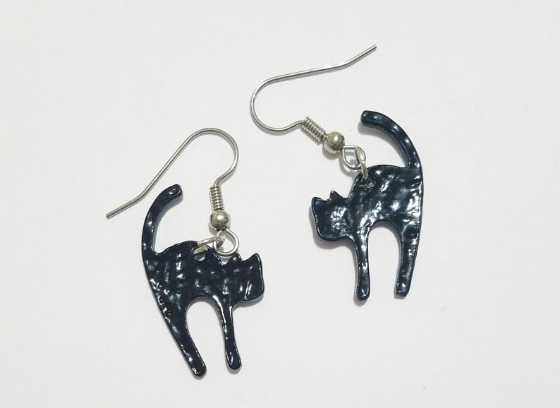 Black Scaredy Cat Silhouette Earrings Hypoallergenic