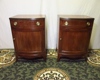 Restored Vintage Pair of Mahogany Bow Front Nightstands