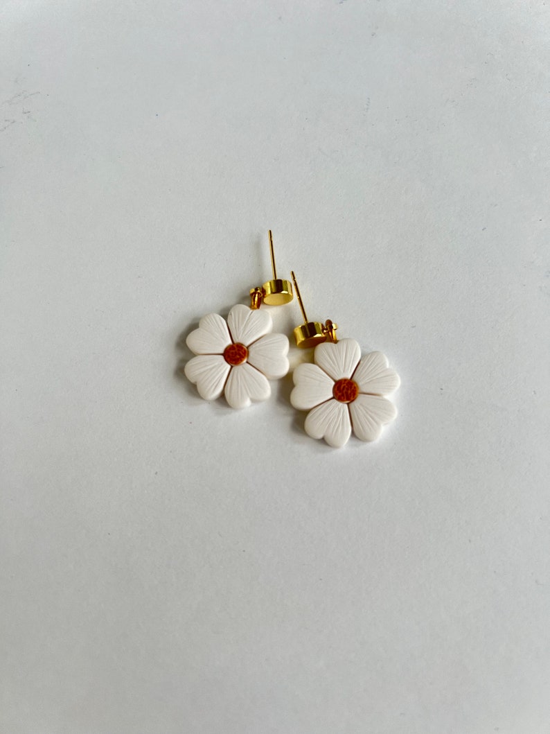 Daisy earrings, daisies, flower earrings, flower jewelry, clay flowers, image 2