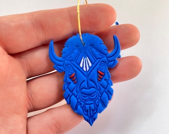 Pendientes de búfalo: aros chapados en oro de 18 quilates, joyería de arcilla polimérica