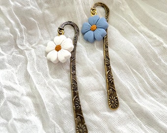 Bookmark, bookish, flower bookmark, flowers, clay flowers, book jewelry,