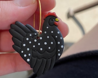 Pendientes de pollo moteado: aros chapados en oro de 18 quilates, joyería de animales de granja