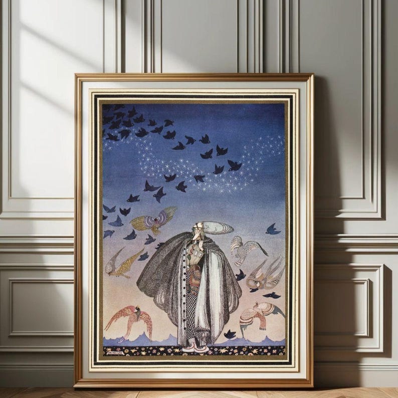 Peut inclure: Une impression d'art encadr&eacute;e pr&eacute;sentant une illustration fantastique. L'&oelig;uvre repr&eacute;sente une figure en long manteau et chapeau, entour&eacute;e d'oiseaux sur fond de ciel bleu. Le cadre dor&eacute; avec un bord blanc ajoute une touche d'&eacute;l&eacute;gance.