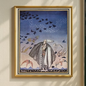 Peut inclure: Une impression d'art encadr&eacute;e pr&eacute;sentant une illustration fantastique. L'&oelig;uvre repr&eacute;sente une figure en long manteau entour&eacute;e d'oiseaux sur fond de ciel bleu &eacute;toil&eacute;. Le cadre est de couleur dor&eacute;e.