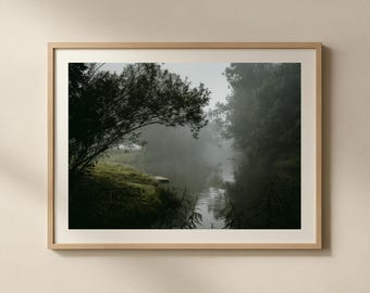 Misty River Landscape Art Print: sfeervolle natuurfotografie (digitale download)