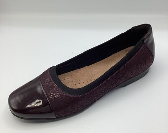 Clarks Unstructured Burgundy Leather Flat Slip On Ballet Flats Size UK 7.5 Used