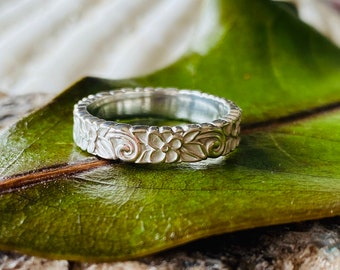 Women’s Vintage Style Wedding Band, Floral Wedding Band, Gold Wedding Band, Gold Floral Ring