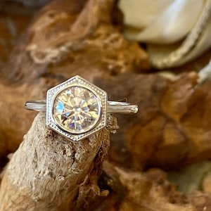 Beautiful engagement rings under 500 deals