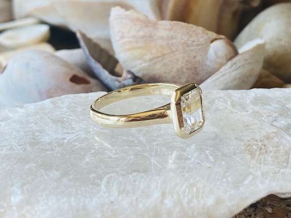 Anello zaffiro bianco clearance