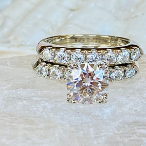 14k Round Moissanite Engagement Ring Antique Style Engagement Ring, Vintage Style Engagement Ring, Fishtail Design, Bridal Set