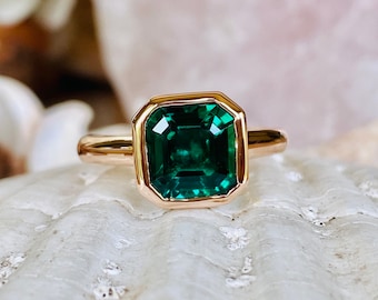 エメラルドカット エメラルド リング アッシャーカットのエメラルドリング、1.5カラット 7 x 7 mm スクエア