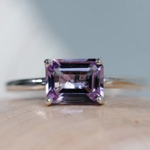 14k Amethyst-Ring, Amethyst-Ring Rose de France, Amethyst im Smaragdschliff, Amethyst-Ring aus Sterlingsilber, Lavendel-Amethyst, Ost-West-Einstellung