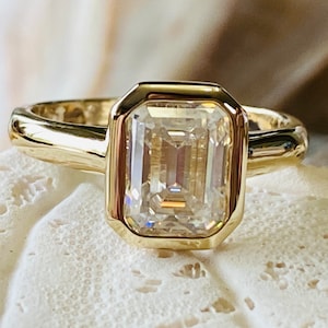 Bague de fiançailles en moissanite taille émeraude, bague de fiançailles taille émeraude de 2,00 carats, bague de fiançailles solitaire taille émeraude