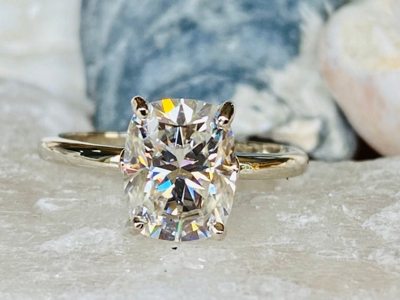 Elongated antique cushion cut deals