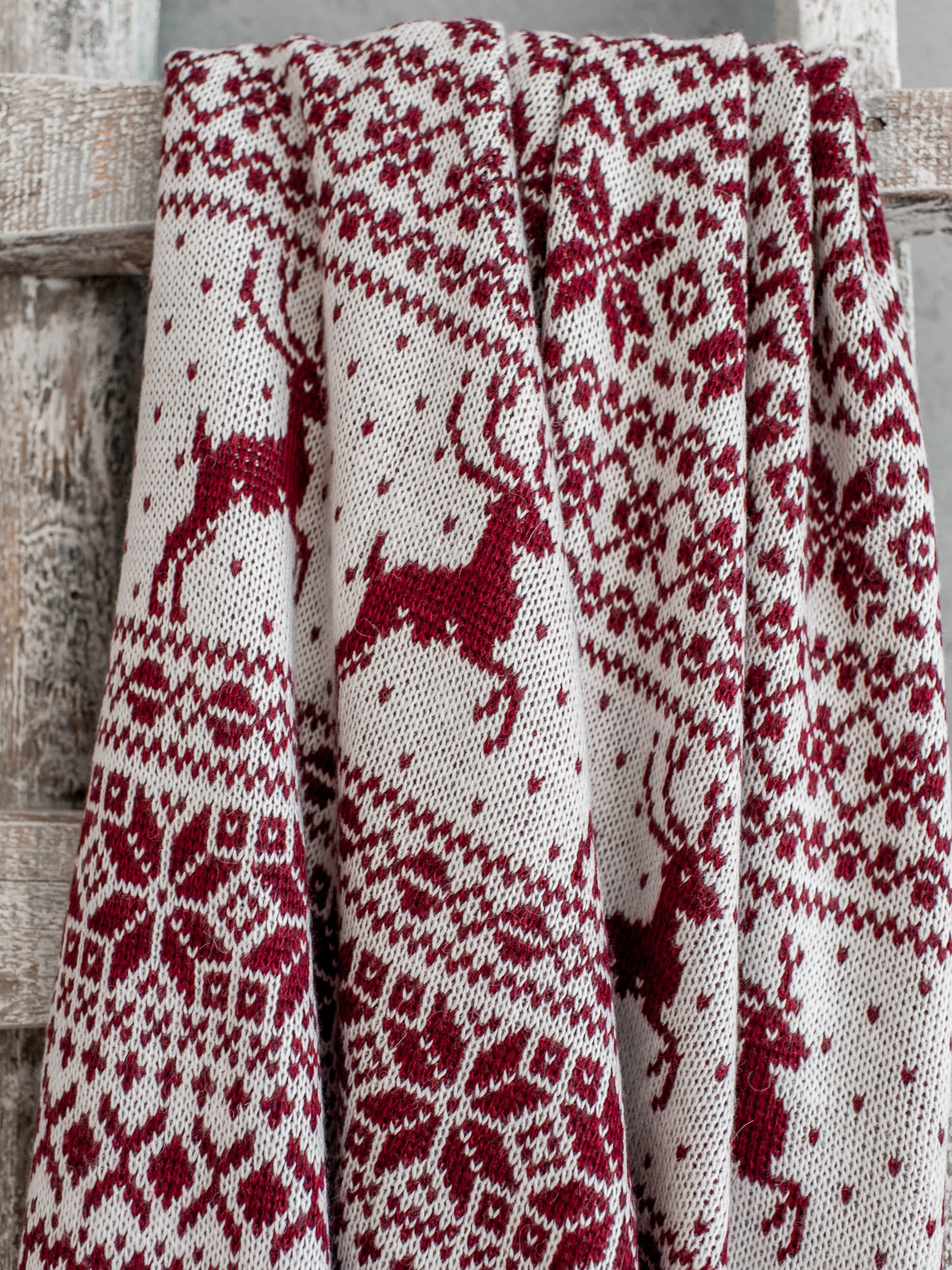 Red and White Knitted Wool Blanket Christmas Gift Idea