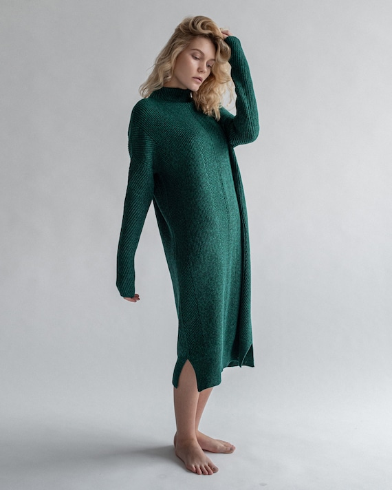 green knit dress