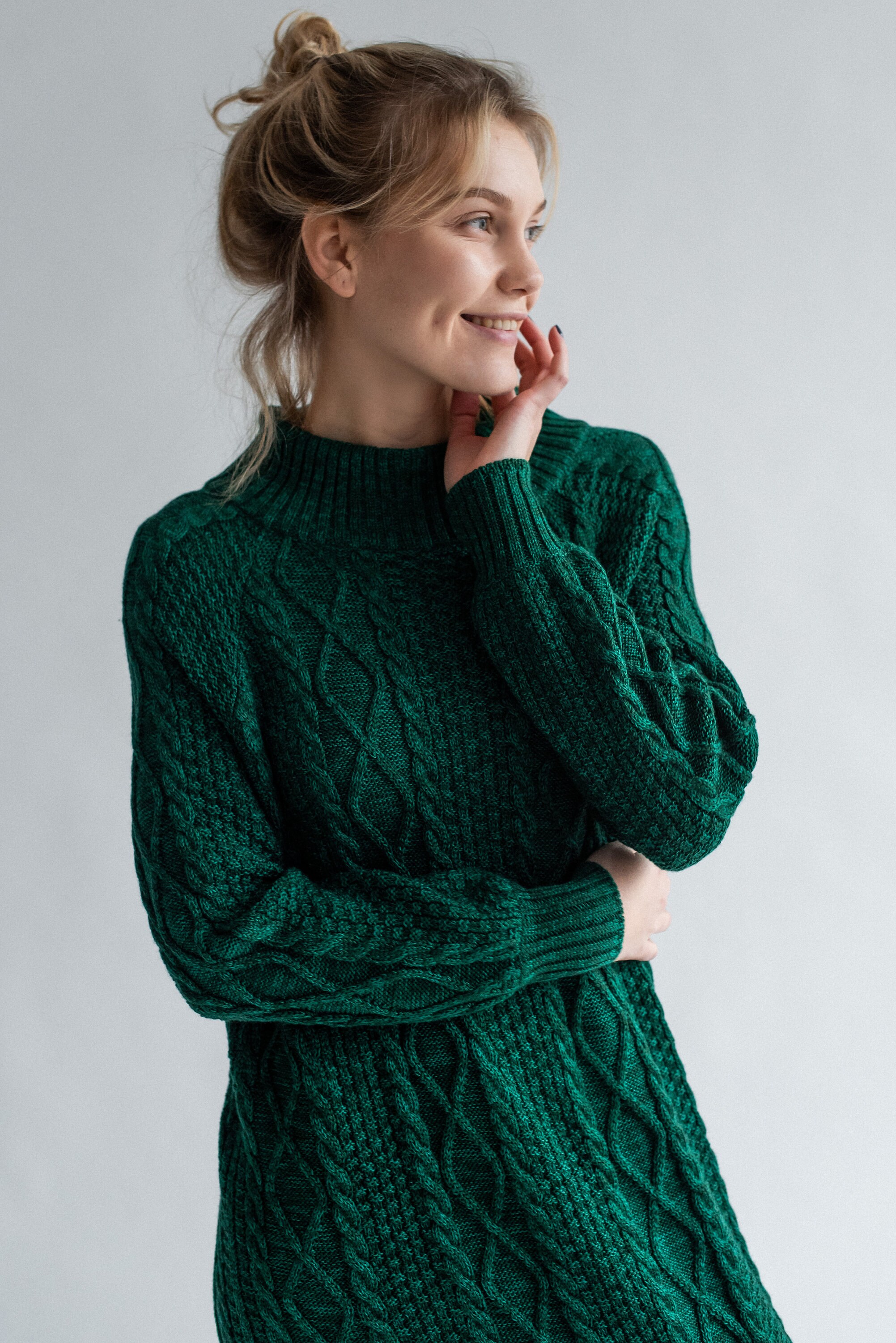 green knit dress