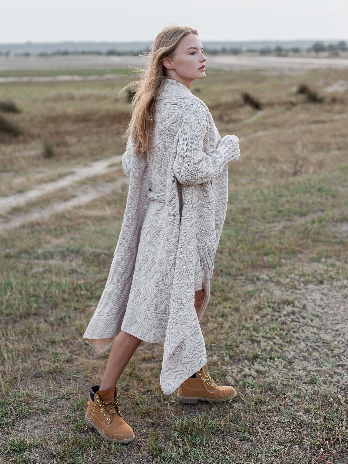 LONG OVERSIZED KNIT BEIGE