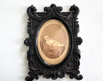 Antique Victorian gutta percha frame 1870 with original Montabone photo, Royal Photography, Piazza di Spagna, Rome