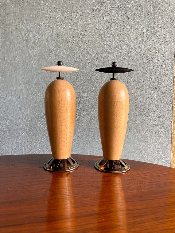 Carsten Jorgensen vintage salt and pepper mill, Bodum from the 80s, Carsten Jørgensen grinder, made in Switzerland, design, wood and metal