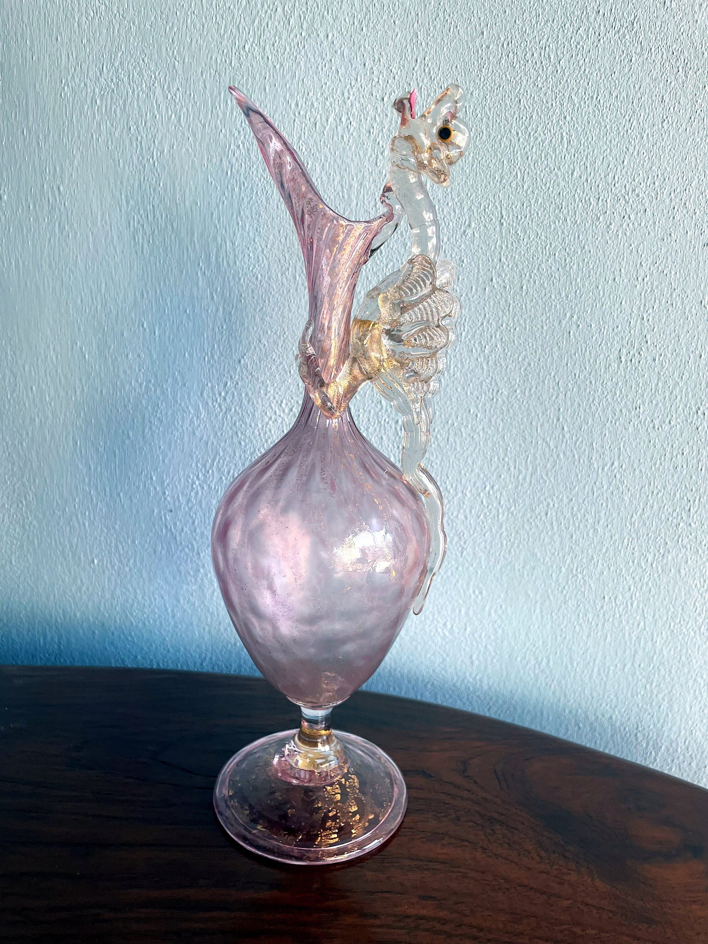 アンティーク 花瓶 吹きガラス ウランガラス ピンクの吹きガラスと金箔で作られたサルヴィアーティのアンティーク