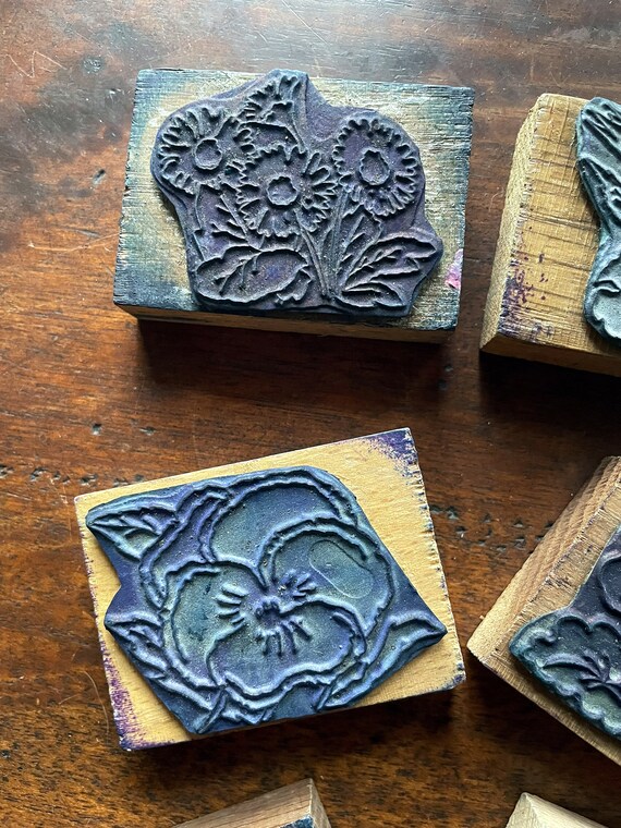 花が描かれたビンテージのフランスのインクスタンプのセット