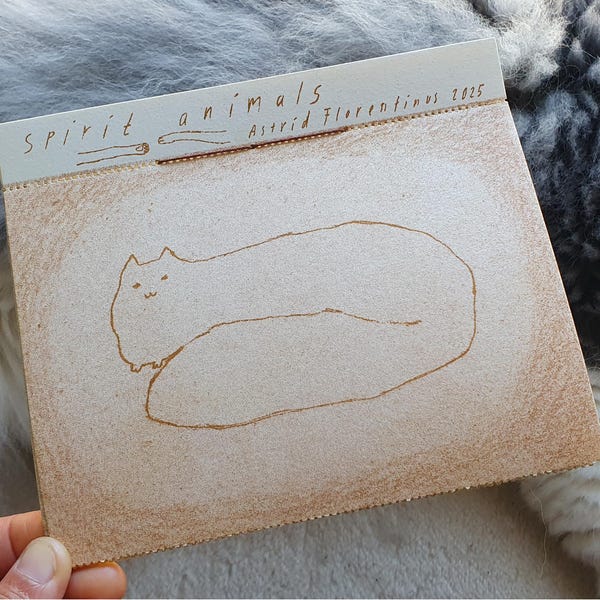 Boekje Spirit Animals / risografisch bedrukt ansichtkaarten