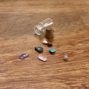 A gem mix for Healers.  Sized to fit in your Intention Pendant