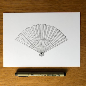 Disegno a inchiostro “Fan” Inktober 2021 giorno 3 - Puntinismo di opere d&#39;arte a penna ORIGINALE - ventaglio tradizionale giapponese