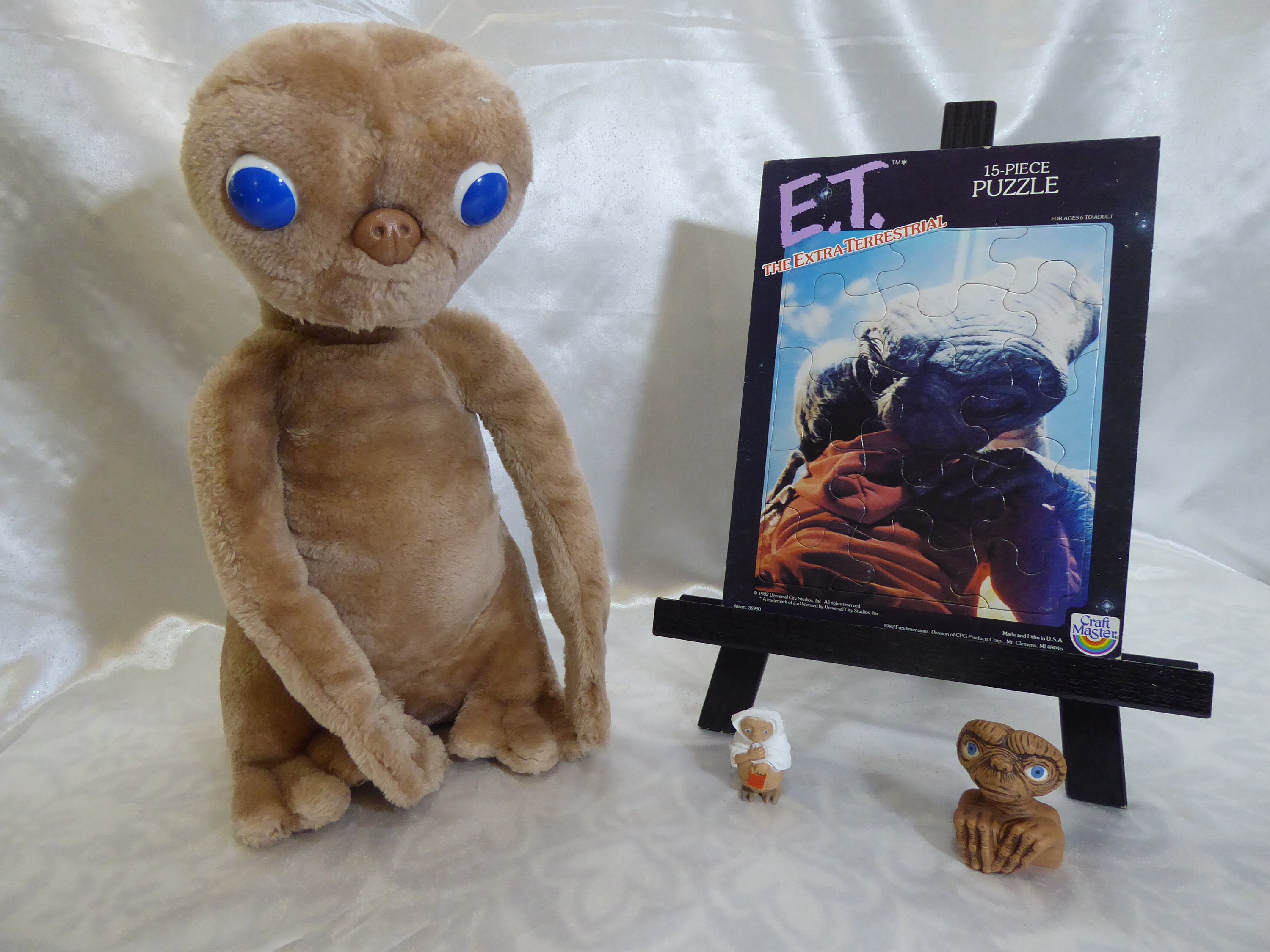 E.T. Plush The Alien Universal : : Jeux et Jouets