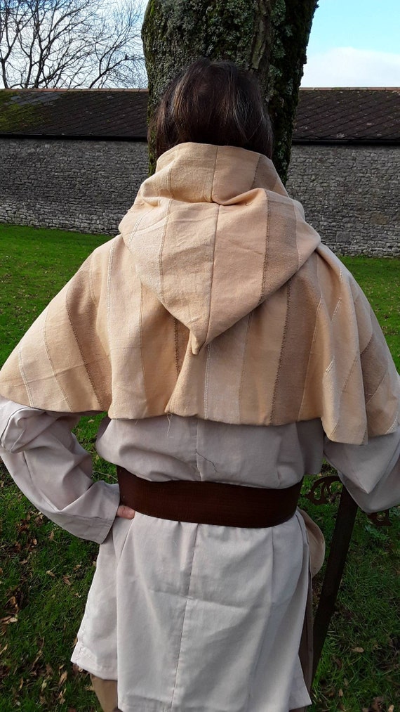 Saxon ou médiéval costume complet de style, capuche, jambe pantalon, tunique, attaches de jambe capuche, et pochette créent cette tenue complète starter pour Empire ou GN. 9dd36b Saxon ou médiéval costume complet de style, capuche, jambe pantalon, tunique, attaches de jambe capuche, et pochette créent cette tenue complète starter pour Empire ou GN. 9dd36b