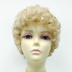 Light Golden Blonde Short Curly Synthetic Fashion Wig  [177-842G-Cheryl-24]