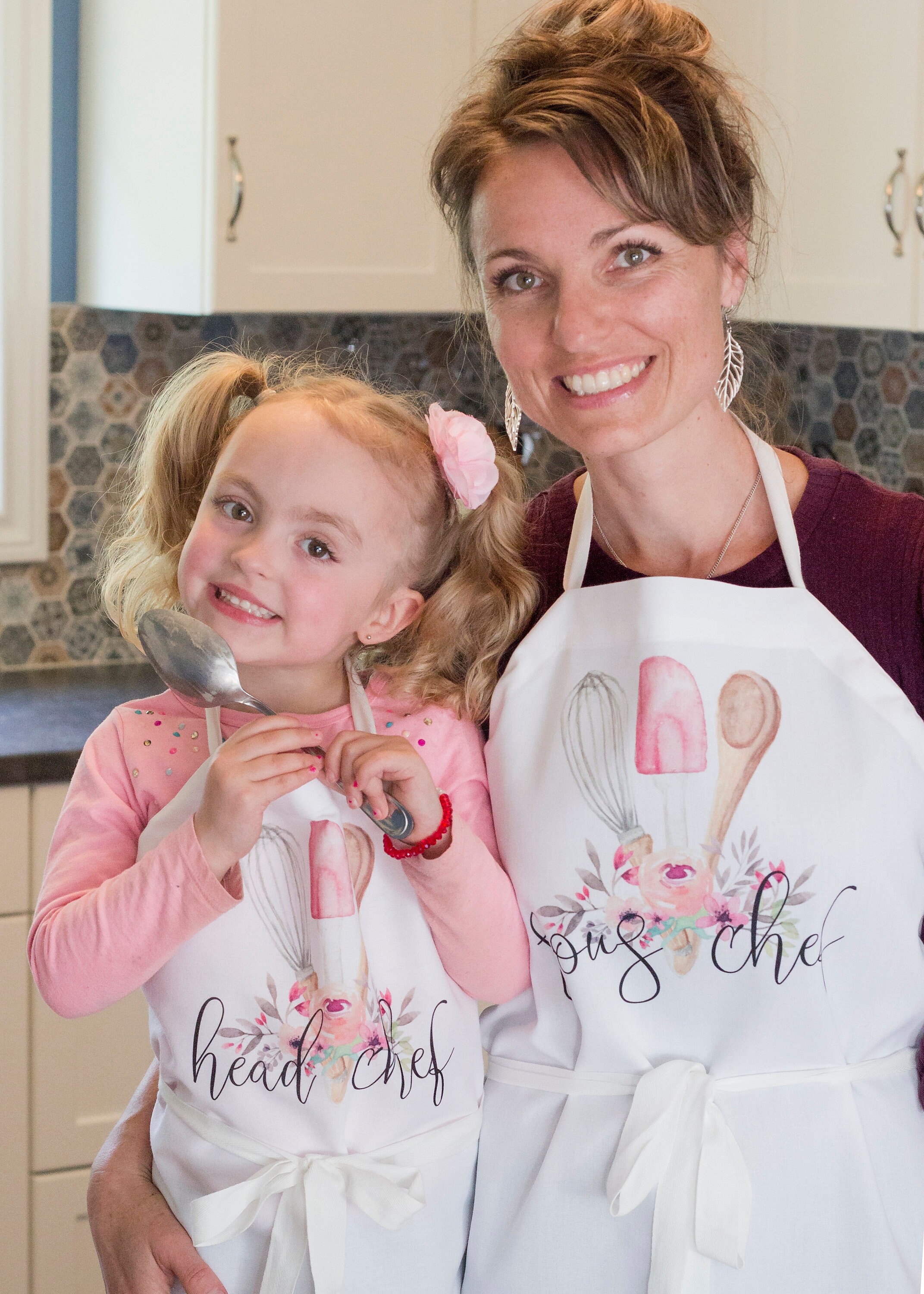 Personalized Mommy and Me Aprons with Black and White Polka Dots | Monogrammed Mother Daughter Aprons | Matching Aprons | Mommy Daughter Apron Set