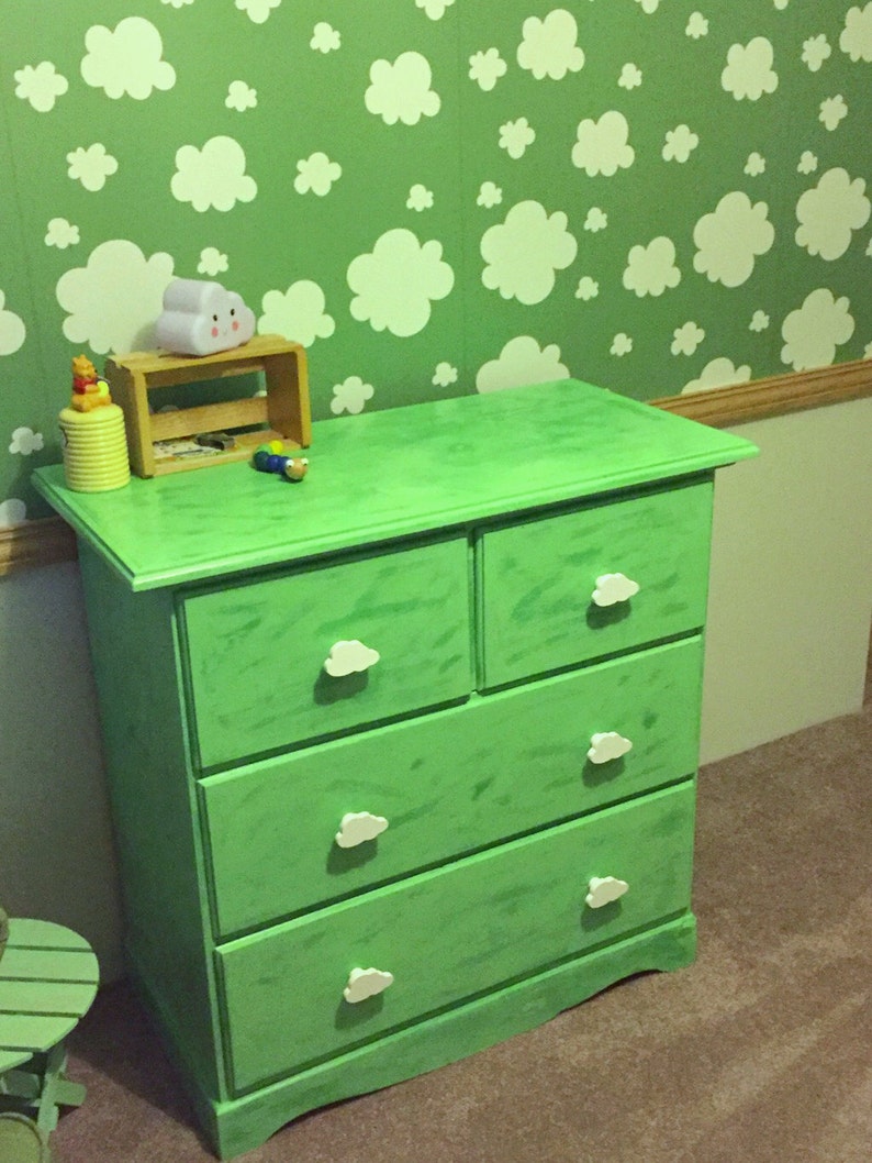 Decorative drawer knobs Wardrobe knobs Girls Cabinet door pulls Green heart knobs Childrens handles Heart decor Nursery dresser handles