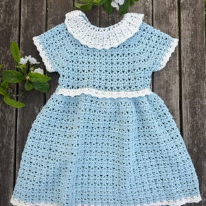 Patrón de vestido de crochet Alice para niña con cuello Peter Pan (patrón en PDF)