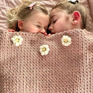 CROCHET PATTERN PDF- The Daisy Blanket/ Beginner Friendly Baby Blanket