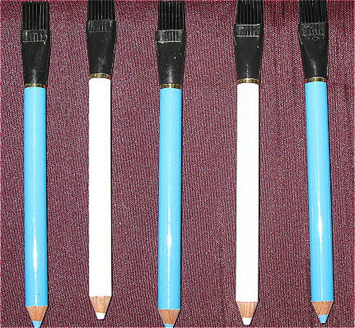 Longdex Fabric Marking Pencil 2pcs Colors Pencils Tailor Chalk with Brush for Sewing Craft Blue and White