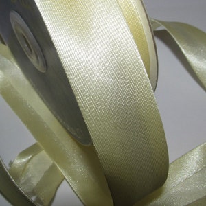 Superior Quality Light Yellow Bias Binding 25 Yard Rolls 19 mm (3/4&quot; Wide)