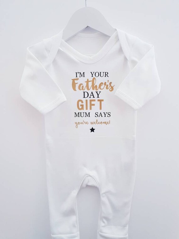 Newborn Embroidered Daddy’s Princess Babygrow Sleepsuit