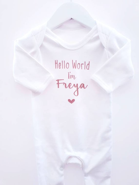 Personalised Hello World I/'m Name Babygrow and Hat Set Hospital Outfit New Baby