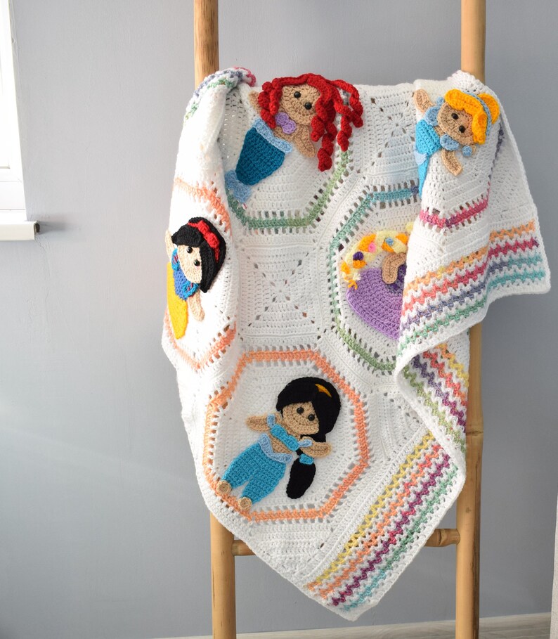 princess appliques blanket Once upon a time crochet baby blanket